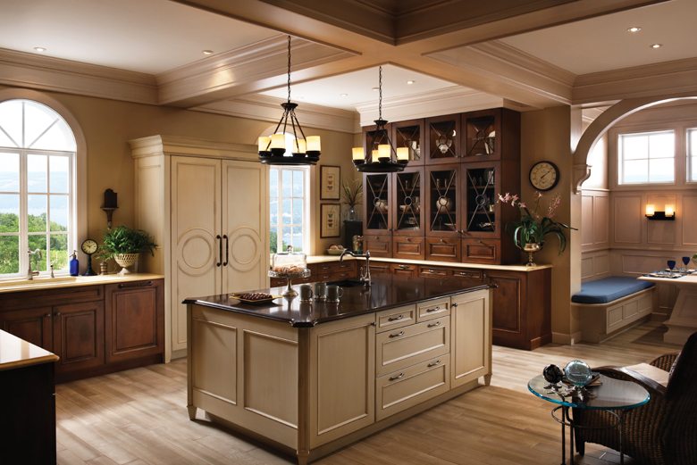 https://www.kitchendesigns.com/wp-content/uploads/2010/05/kitchendesignskenkellywoodmode21.jpg