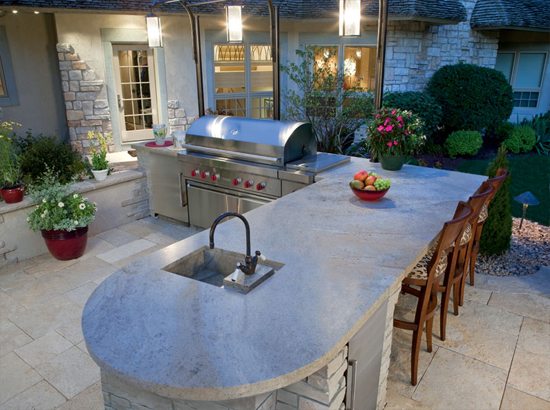 outdoor kitchen