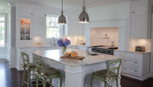 hamptons style white kitchen
