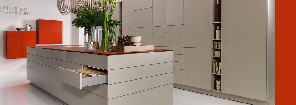 Unique Modern Kitchen Combination Alternating High Gloss and Matt Finish