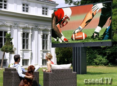 Giant Outdoor LED TV Reaches New Heights