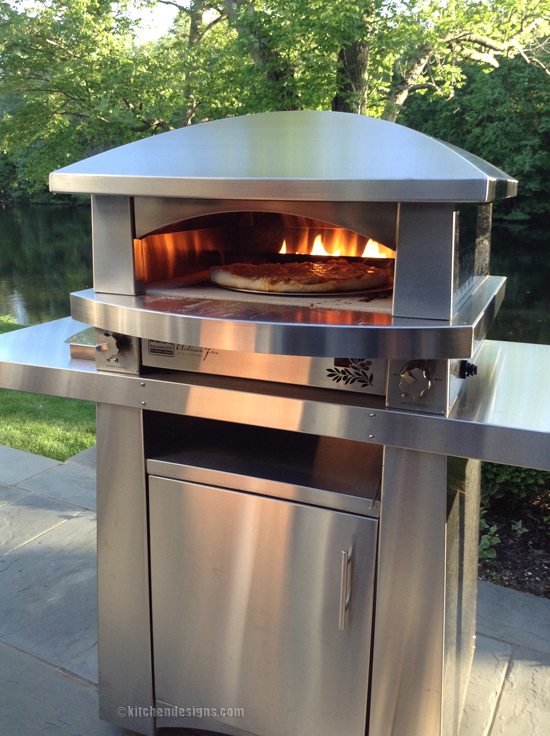 Kalamazoo Outdoor Pizza oven at Kitchen Designs by Ken Kelly