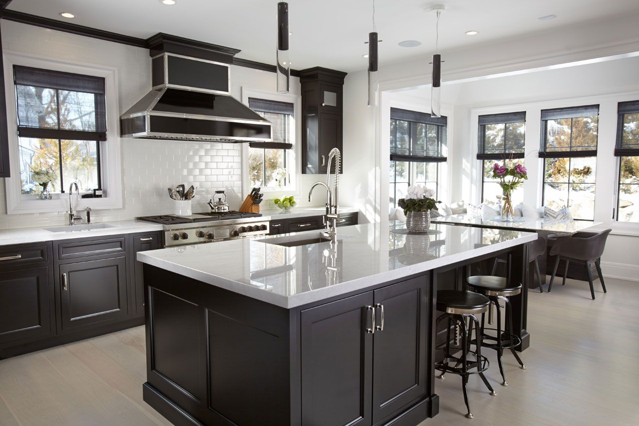 Manhasset White Kitchen - Kitchen Designs by Ken Kelly