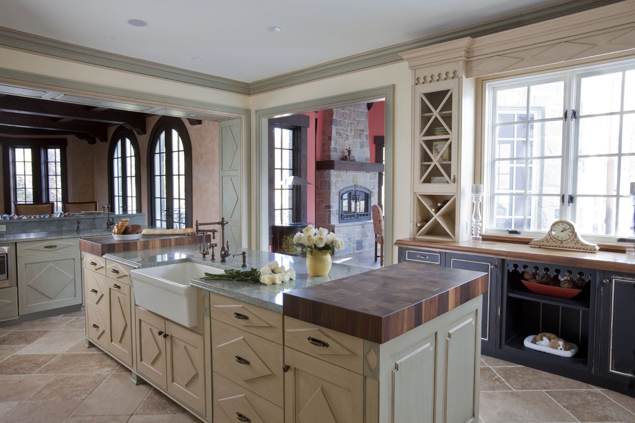 French Country Kitchen in Brookville Long Island