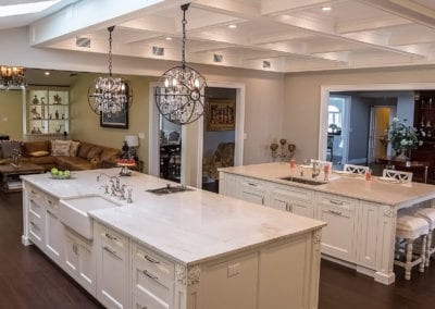 Giv White Kitchen Oyster Bay Cove Island Living Room