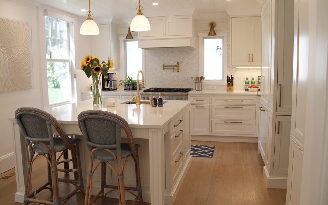 White Beach House Kitchen Huntington Bay