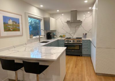 teal kitchen cabinet, White Kitchen countertop